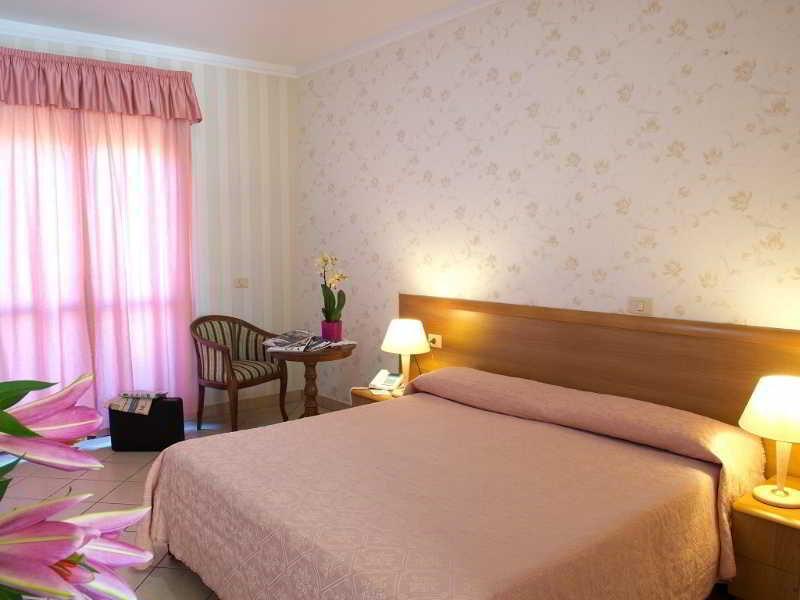 Hotel Villa Giulia Ciampino Esterno foto