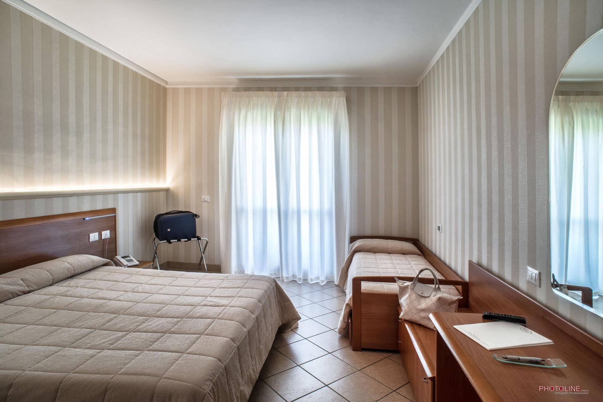 Hotel Villa Giulia Ciampino Esterno foto